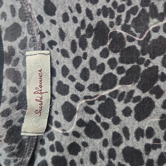 Floral V Neck Top by Sushi Flowers - Picture 2 of 8